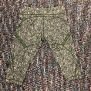 New Lululemon Dark Green crops 10